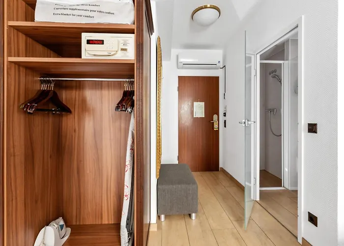 킹스 센터 수페리어 3* 뮌헨