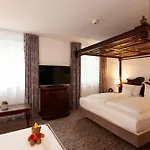 King's Center Superior Hotel