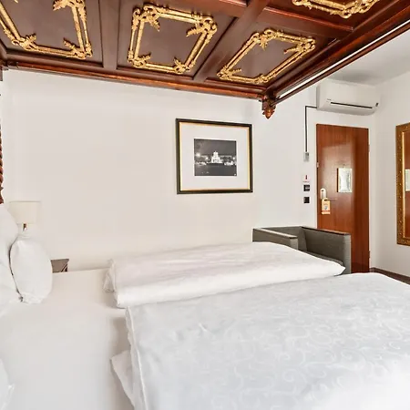 Hotel King's Center Superior 3*
