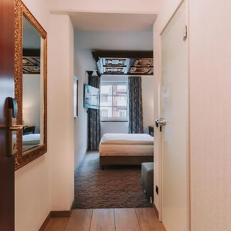 King's Center Superior Hotel 3*