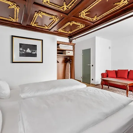 King's Center Superior 3*