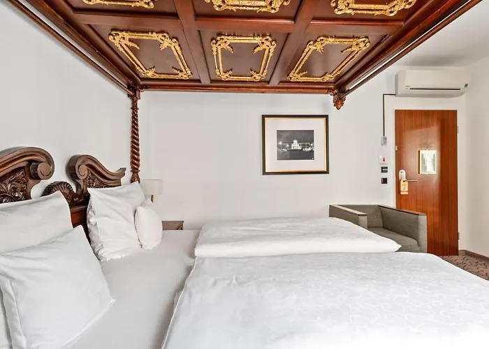 King's Center Superior Hotell 3*