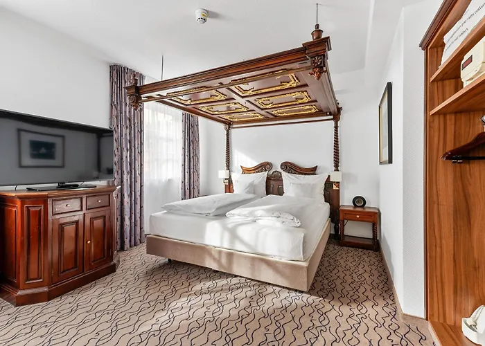 King's Center Superior Hotel 3*