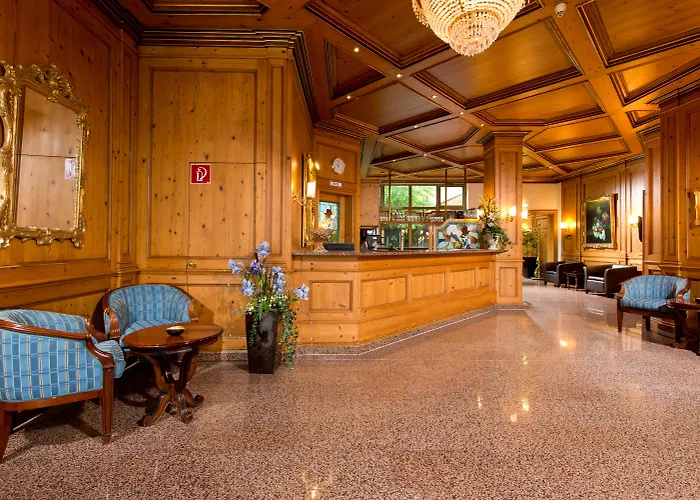 King's Center Superior Hotel